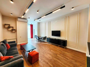 Awesome Brand New Apartment, In Center
